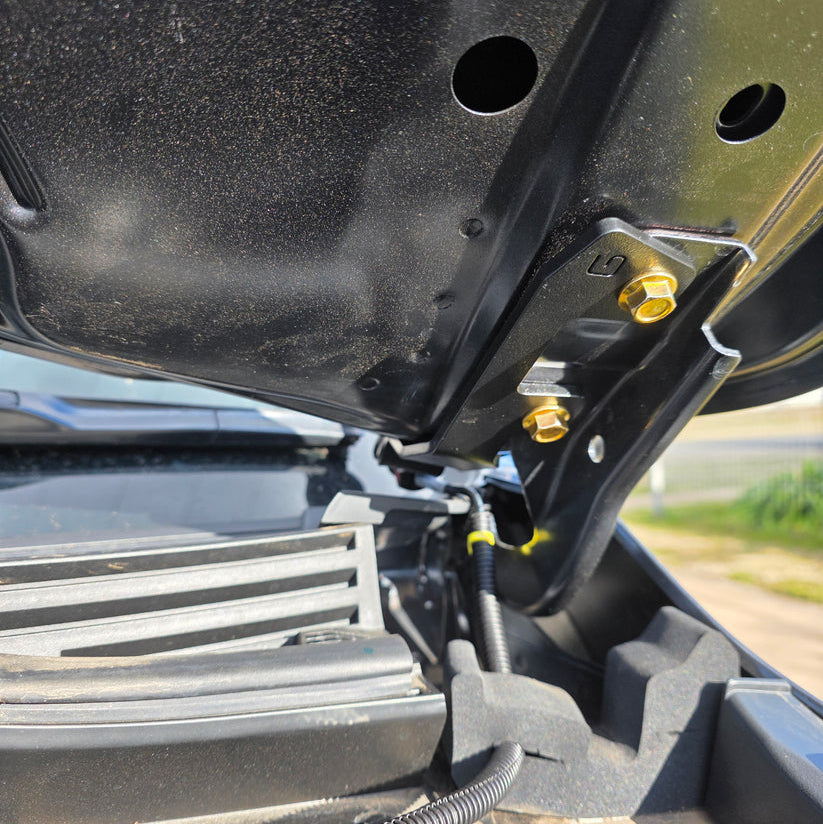 Bonnet Hinge Antenna Bracket - Mitsubishi Pajero & Triton